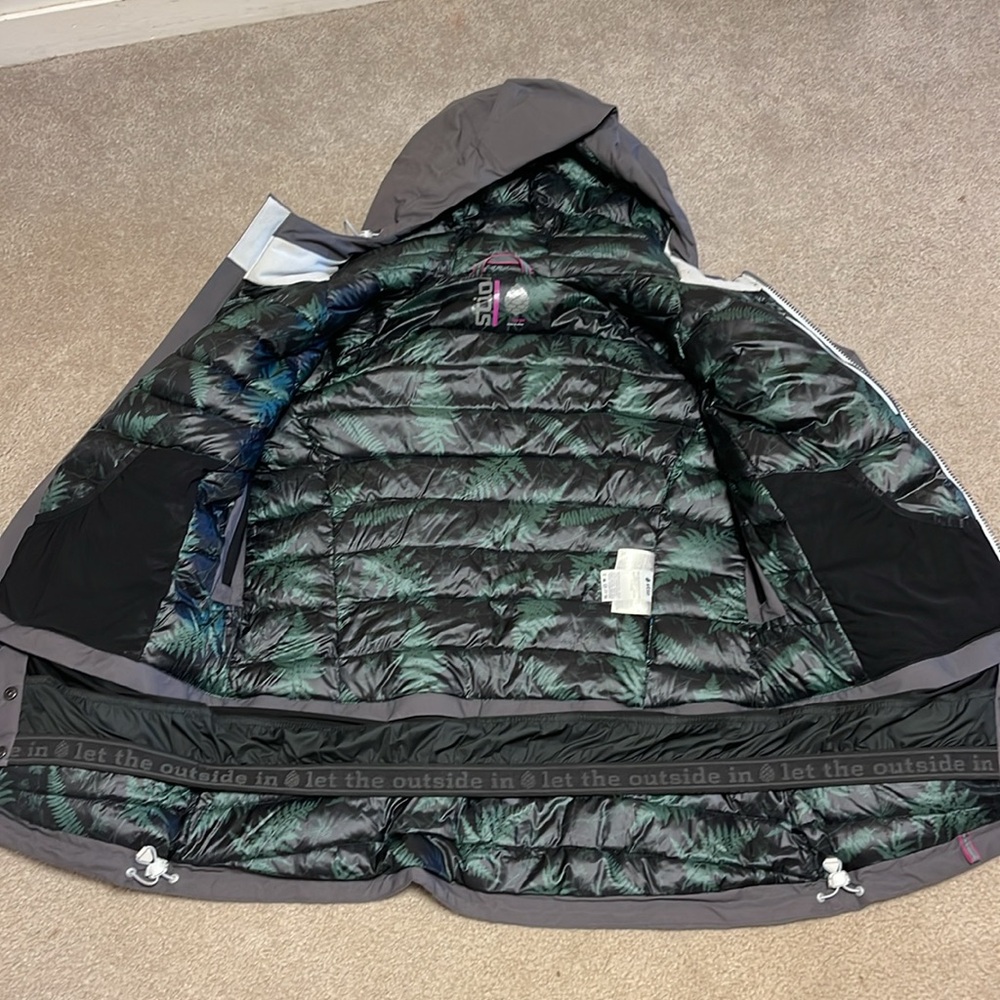 Stio Women's Shot 7 Down Jacket size XL
Excellent condition - Picture 4 of 9